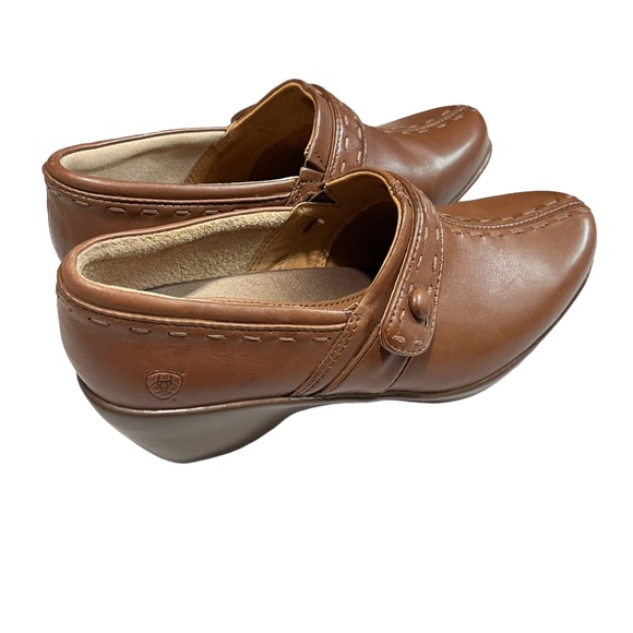 Ariat Women’s Chestnut Brown Leather slip on clog shoe in size 7.5 B - Picture 2 of 12